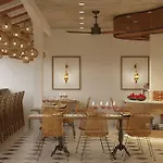 Khách sạn Nam Đế